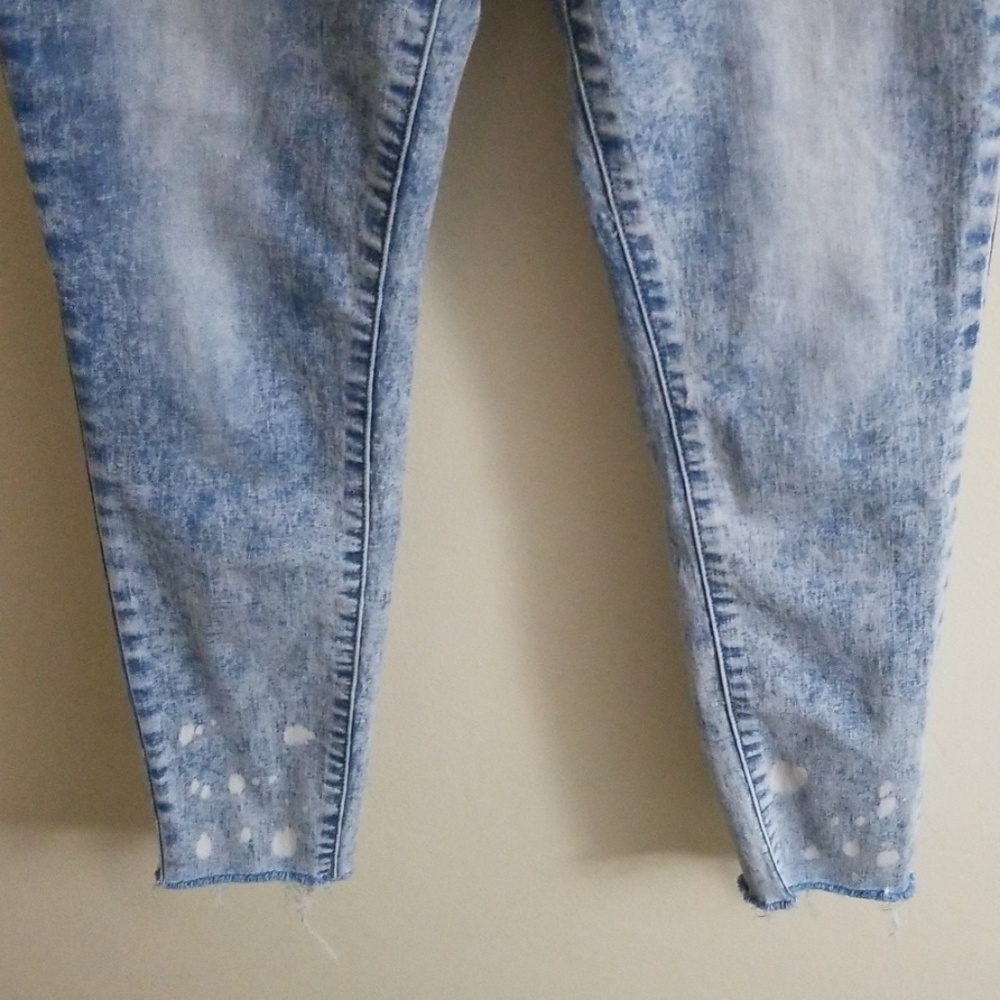 YMI size 1 mid rise jeans - Picture 7 of 8